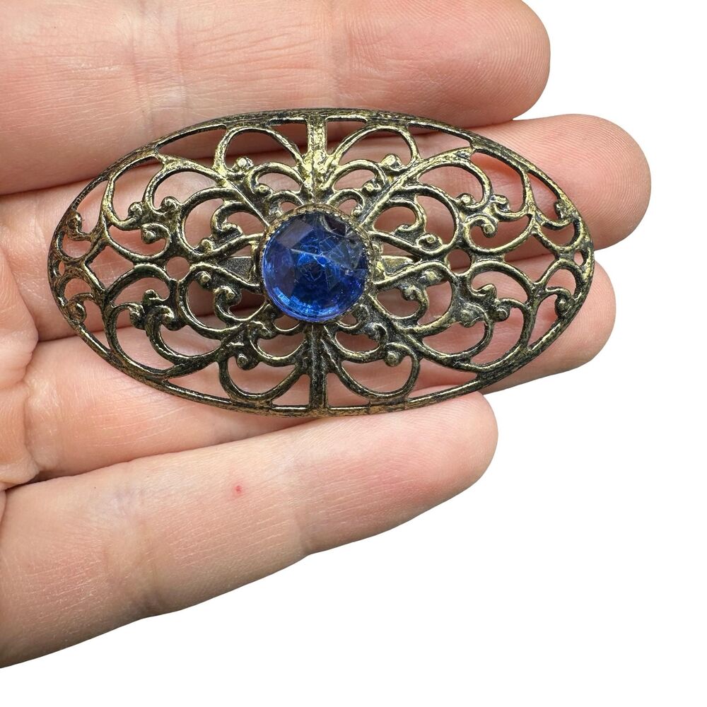 Vintage Jewelry Victorian Brooch with blue stone